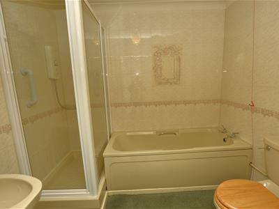 Bath/Shower Room